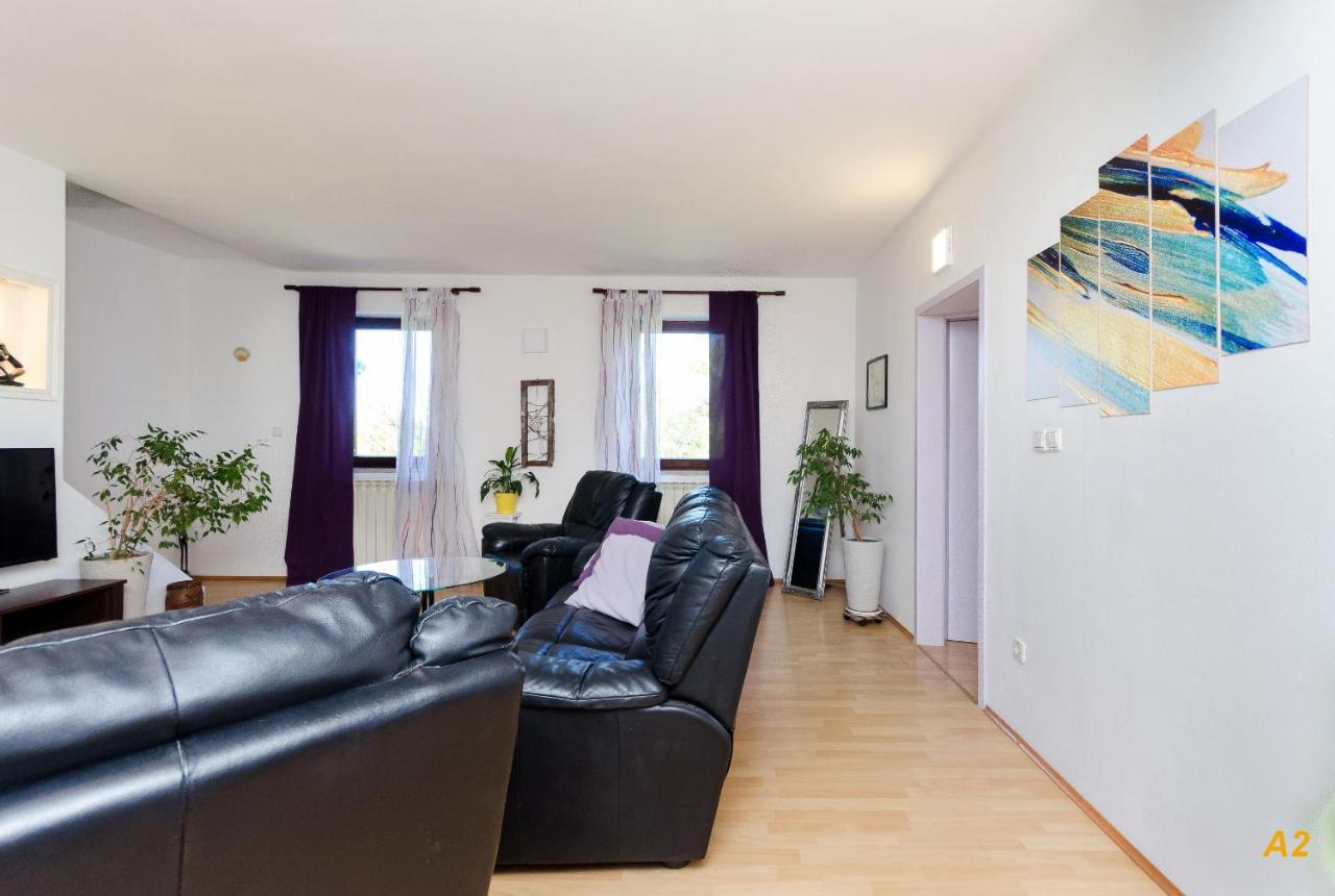 Stanislava Apartment *